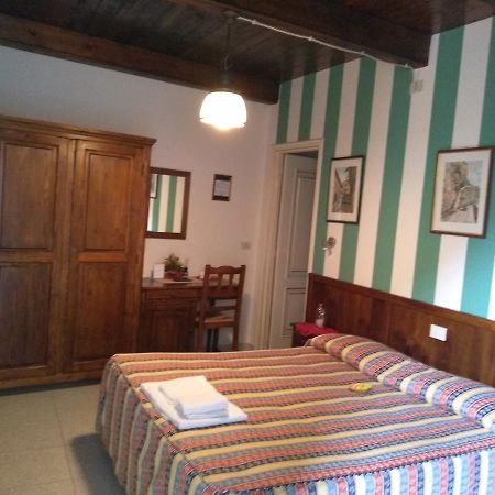 Revello Hotel Excalibur מראה חיצוני תמונה