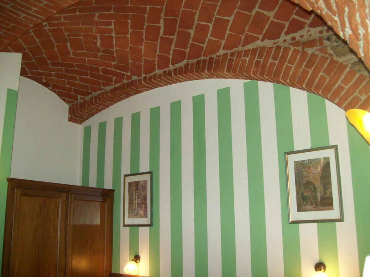 Revello Hotel Excalibur מראה חיצוני תמונה