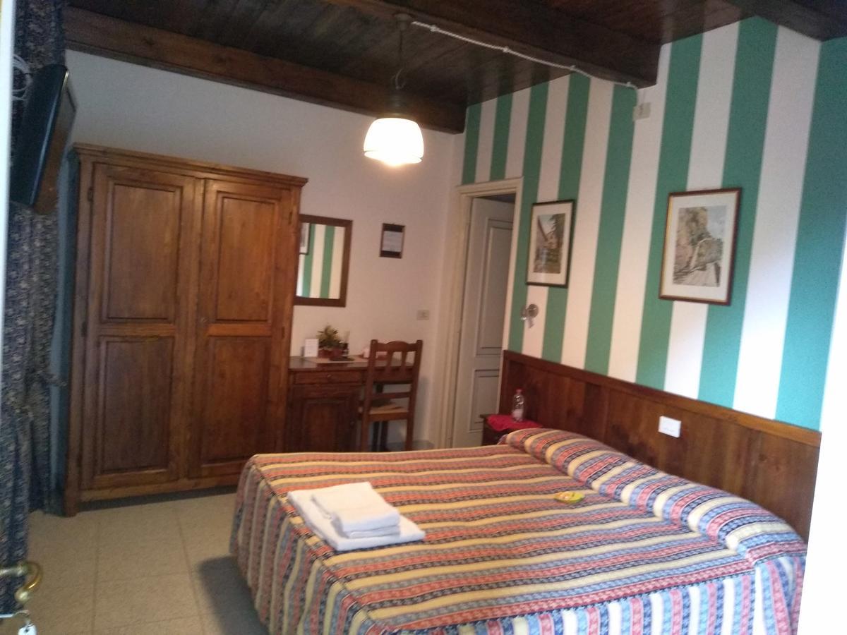 Revello Hotel Excalibur מראה חיצוני תמונה