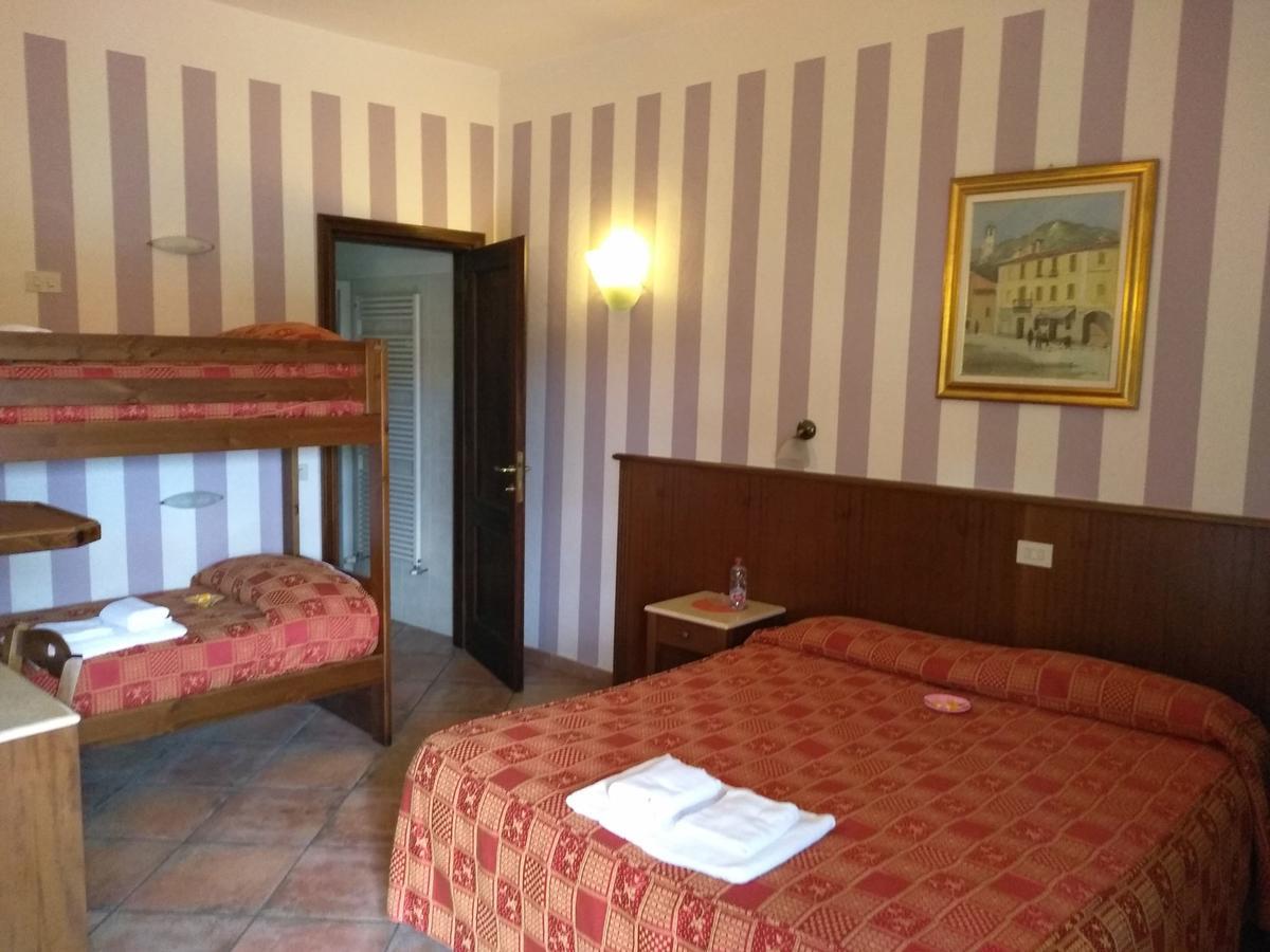 Revello Hotel Excalibur מראה חיצוני תמונה